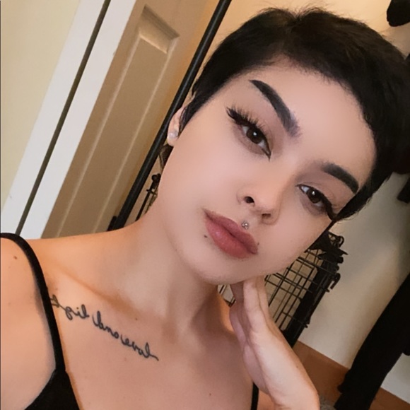 Meet your Posher, Tera - Picture 1 of 1